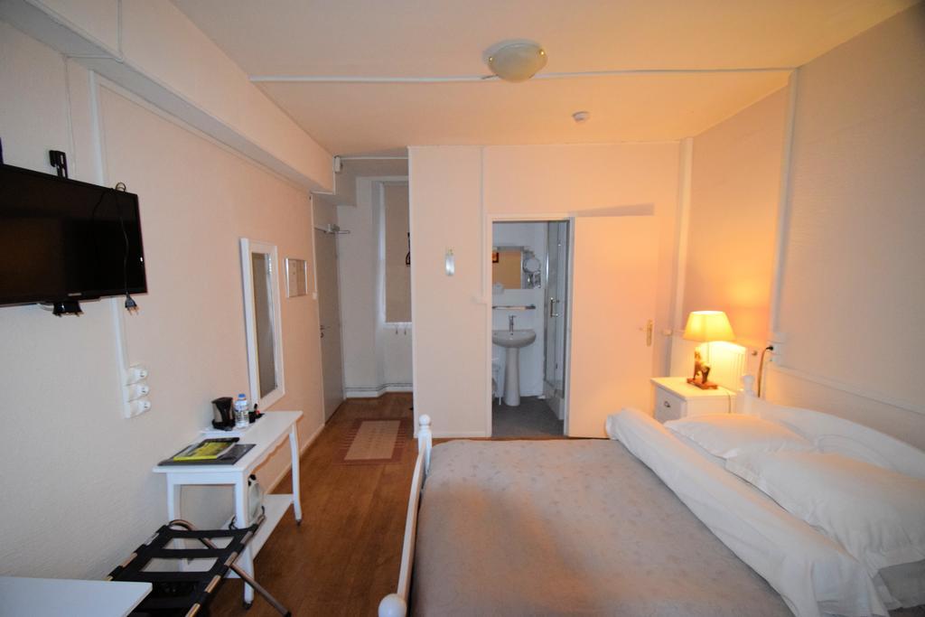 Auberge Le Rabelais Malay-le-Petit Eksteriør bilde
